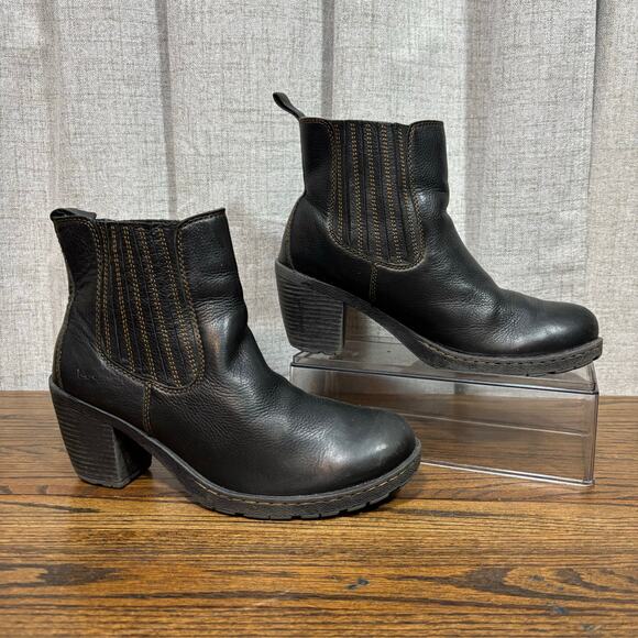 Born Black Leather Chelsea Ankle Boots Chunky Block Heel Slip On Bootie Womens 9 - Picture 1 of 8